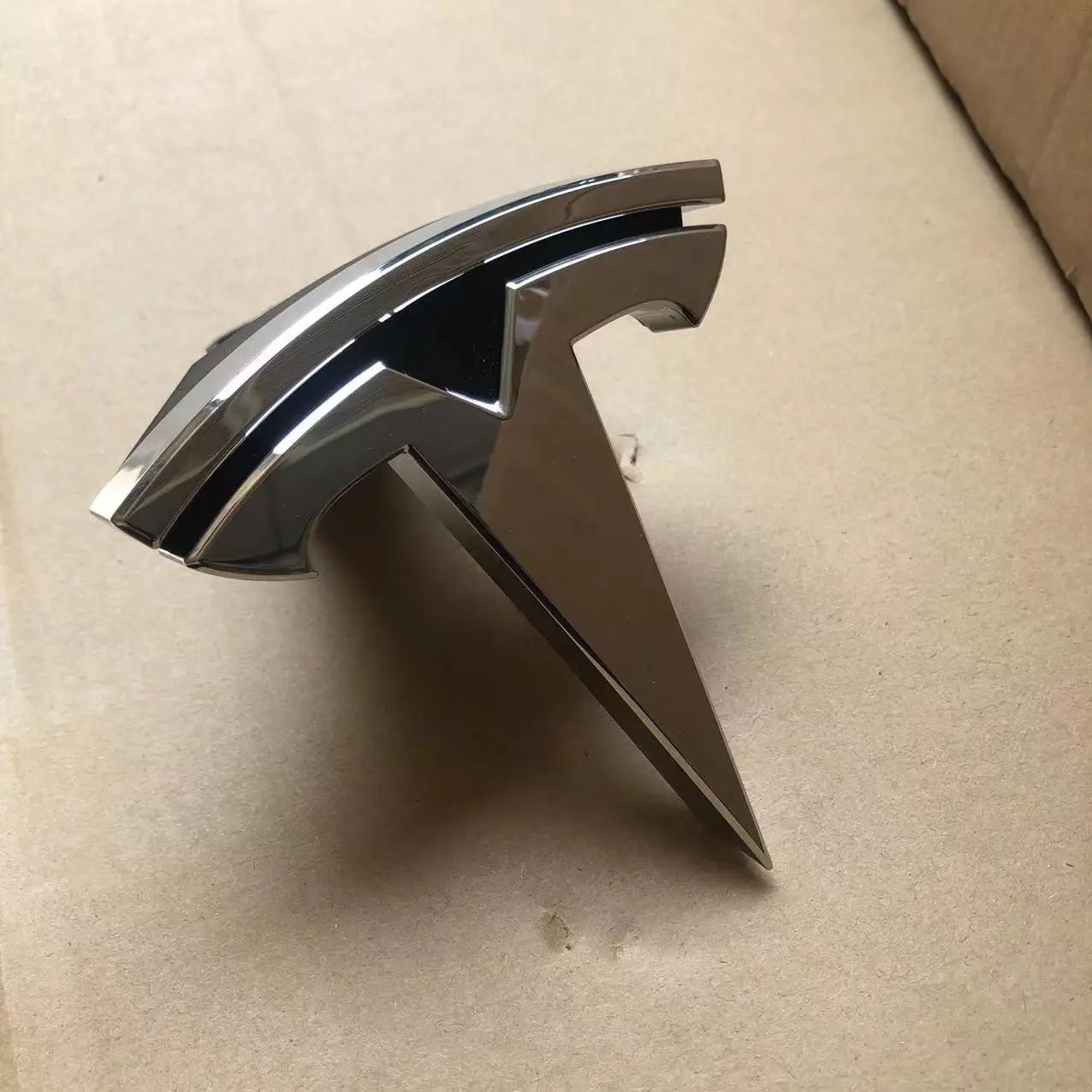 

For Tesla Model X Front Hood Emblem 1047884-00