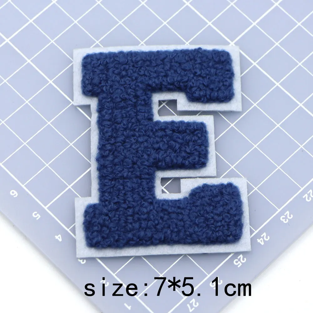 1pc A-Z blaue Chenille Stickerei Buchstaben Alphabet Eisen auf Patches für Kleidung Applique DIY benutzer definierte Name Abzeichen Dekor Aufkleber – Detail 8