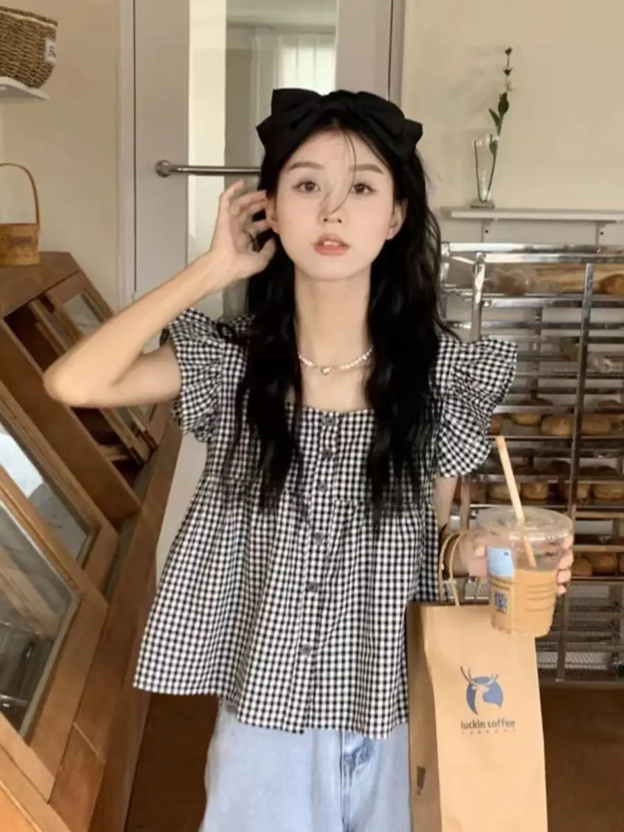 

French plaid small fly-sleeved shirt female summer new design sense niche shirt loose small short paragraph tops 2024