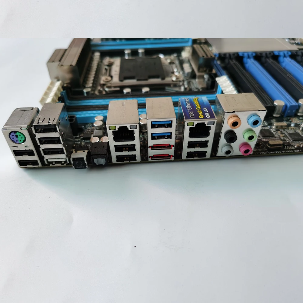 Asus P9X79-E WS X79 7PIN LGA2011 E5 V2 ATX 지원용 기존 워크스테이션 마더보드는 배송 전 100% 테스트를 지원합니다.