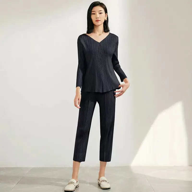 Miyake Spring/Summer New High-end Miyake Women's Pleated Loose V-Neck Long Sleeve T-Shirt Top Straight Leg Pants Casual Set
