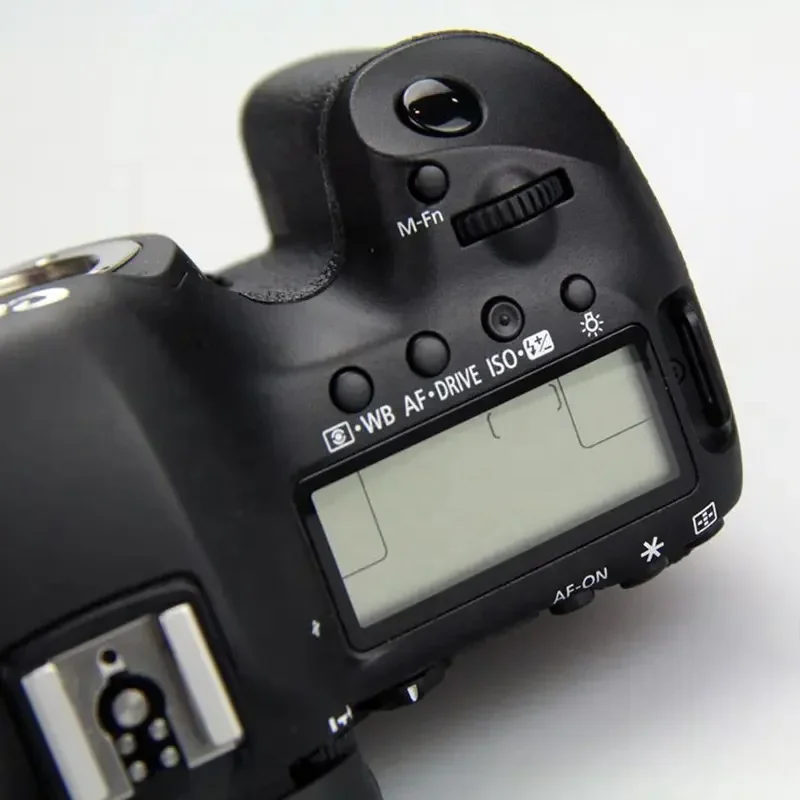 High-quality appearance, original second-hand 7D with 18-55 is anti-shake HD camera and digital SLR camera.