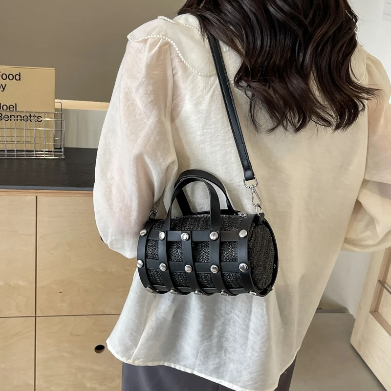 Bolso De Piel Vacuno Original Ristente Con Tachuelas De Moto