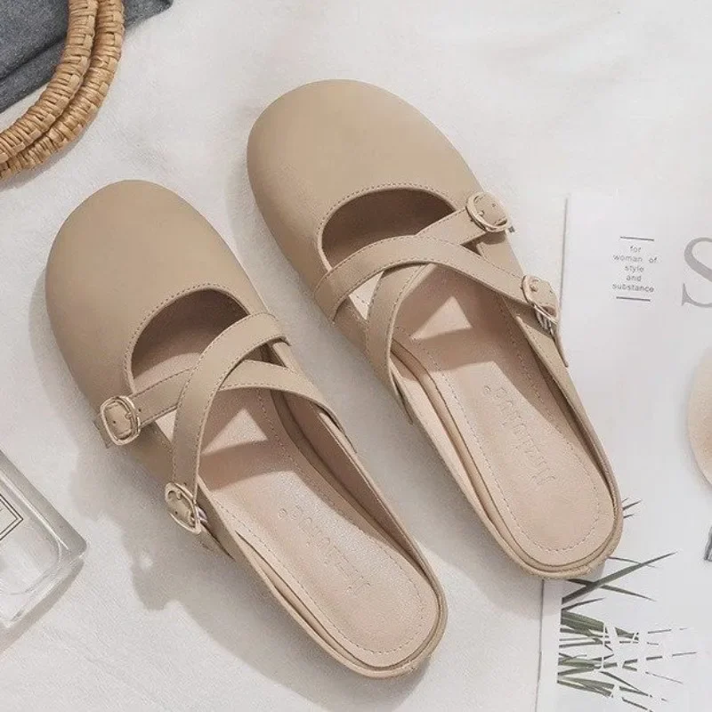 

Gentle and lovely women's flat bottomed shallow mouthed heelless convenient beach walking French casual women's sandals