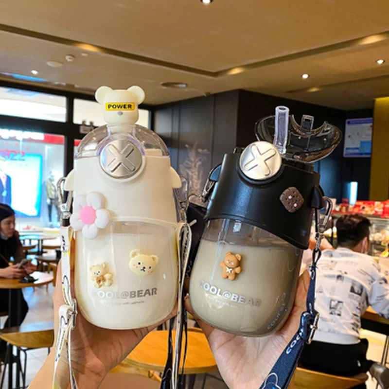 

Bear Children Plastic Water Bottle With Straw Large Capacity Sports Water Cup Kids Silicone Sippy Cup For Adults Girls BPA Free