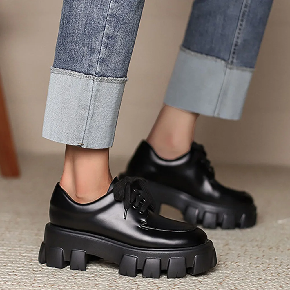 靴 BAUER - ROUND TOE PLATFORM LEATHER SHOES Amazon.com | Womens Vintage Patent Leather Square Toe