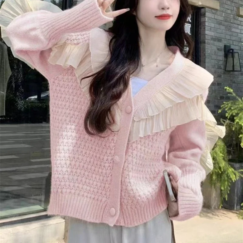 

2024 New Loose Sweet Idle Style V-neck Artistic Knitted Cardigan Women's Outer Lace Sweater Wholesale