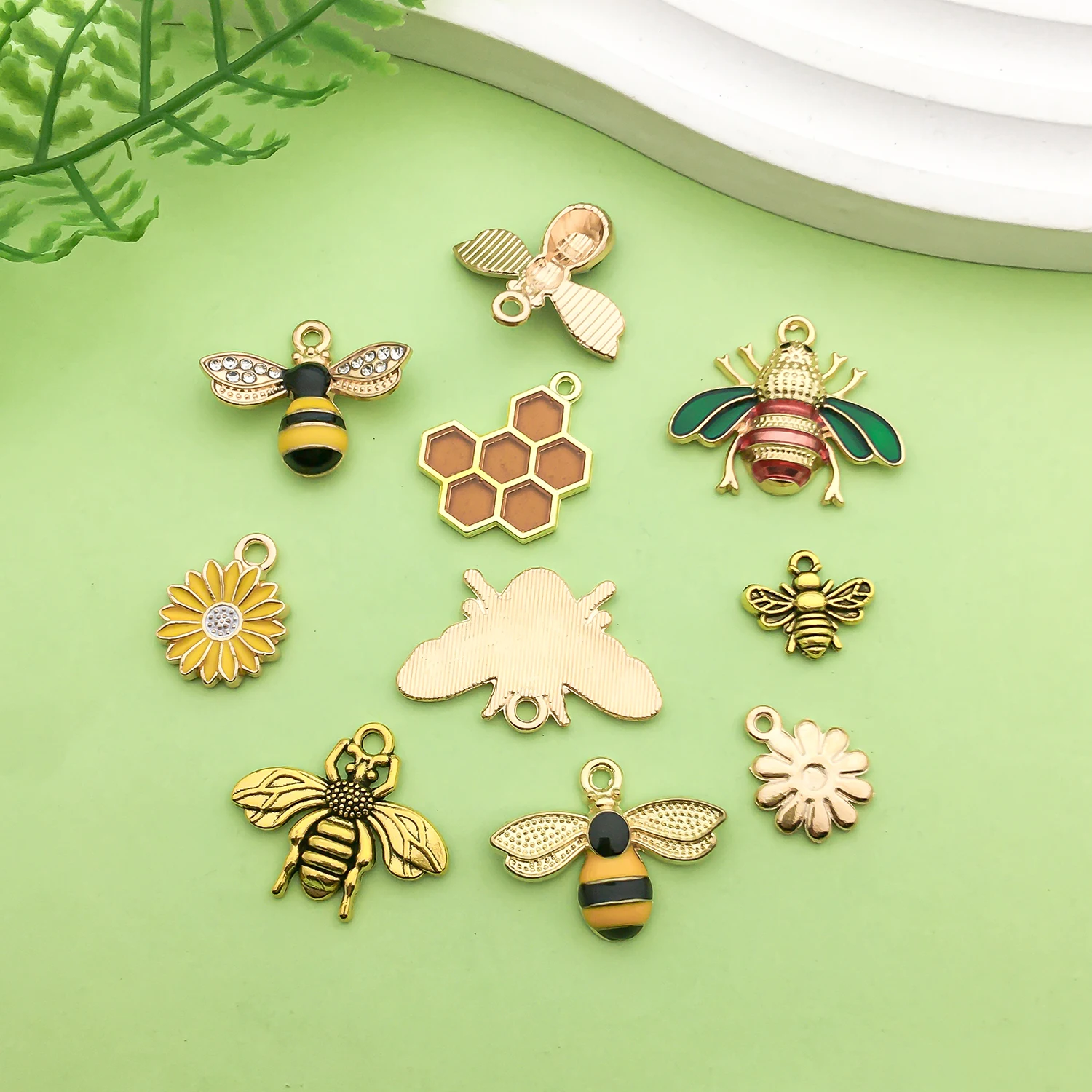 10pcs Enamel Inlaid Rhinestone Bee Honeycomb Flower Design Charms Alloy Metal Pendants for DIY Jewelry Making Accessories