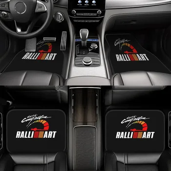 Set di 4 tappetini per auto Ralliart realizzati in robusta fibra di poliestere, con un design divertente con strisce rosse e bianche.