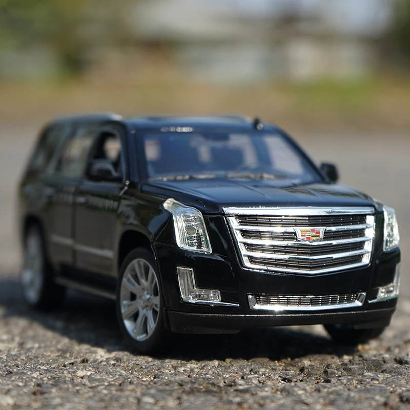WELLY 1:27 Cadillac Escalade 2017 SUV Alloy Car Diecasts & Toy Vehicles Car Model Miniature Scale Model Car Toy For Children 3