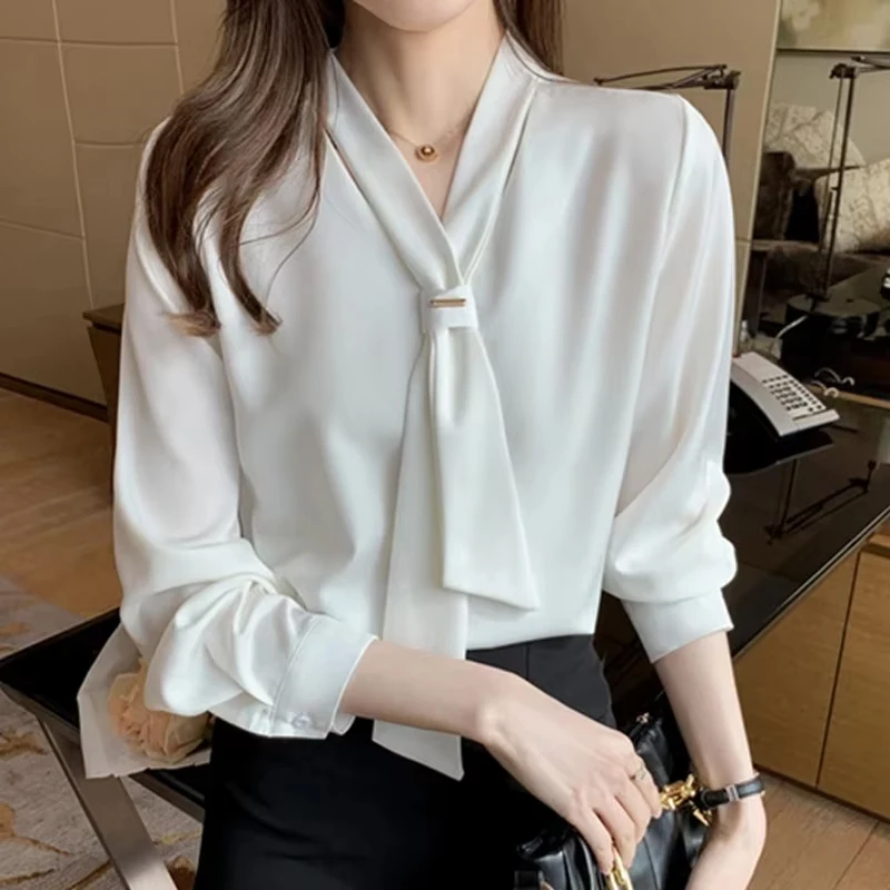 새로운 흰색 여성 셔츠 V 넥 새틴 통근자 긴팔 느슨한 오피스 레이디 셔츠 심플하고 우아한 캐주얼 여성 블라우스 패션