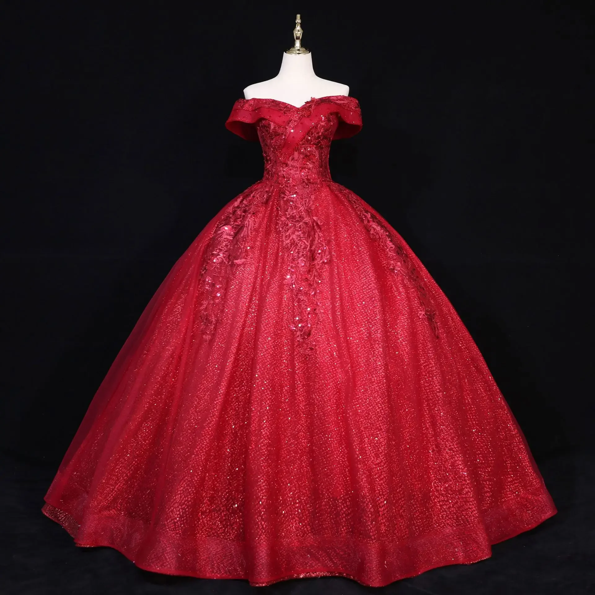 

Romantic Burgundy Ball Gown Quinceanera Dresses For 15 Party Sexy Off-Shoulder Lace Beading Formal Princess Birthday Gowns