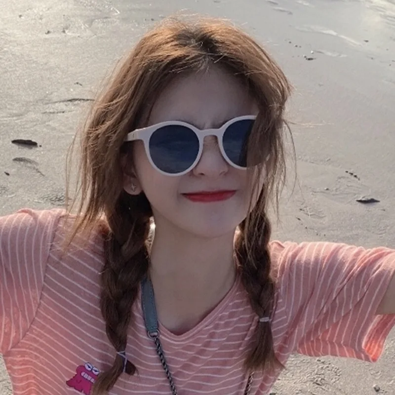 

Korean Milk Tea Sunglasses Wome Ins Street Shot Sunshade Glasses Dustproof Windproof Riding Glasses UV400 Sunglasses