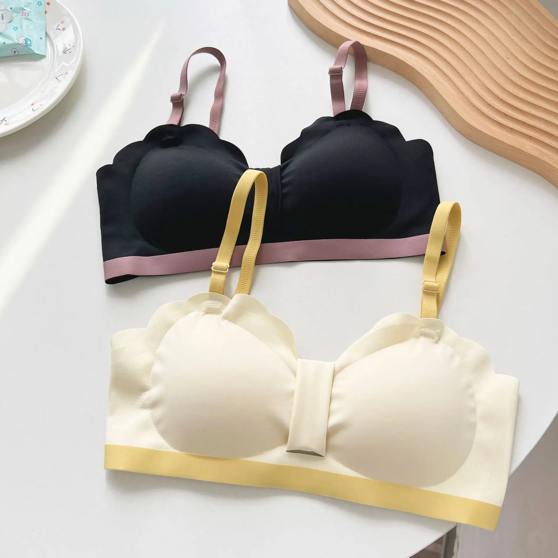 Push Up Wireless Underwear Women Sexy Comfortable Bra Seamless Padded Sleep Bralette Breathable Lingerie Gathered Brassiere 2023