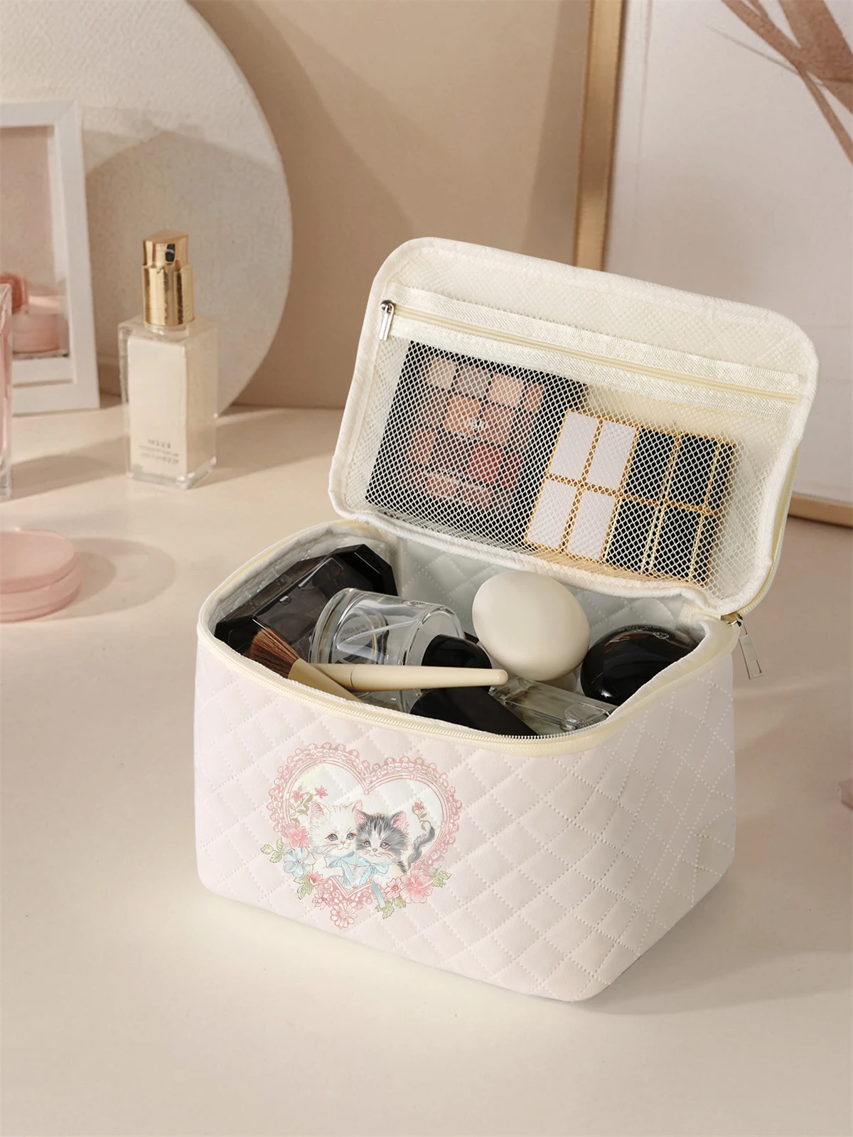 1 Set Portable Makeup Bag, Large Capacity Design, Easily Accommodate Your Cosmetics, Lightweight And Portable For Storing Cosmet