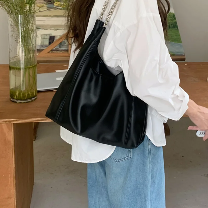 Large Capacity Tote Bag Women's New Trendy Shoulder Bag Simple Versatile Commuter Bag School Fashion Trendy Chain Shoulder Bag