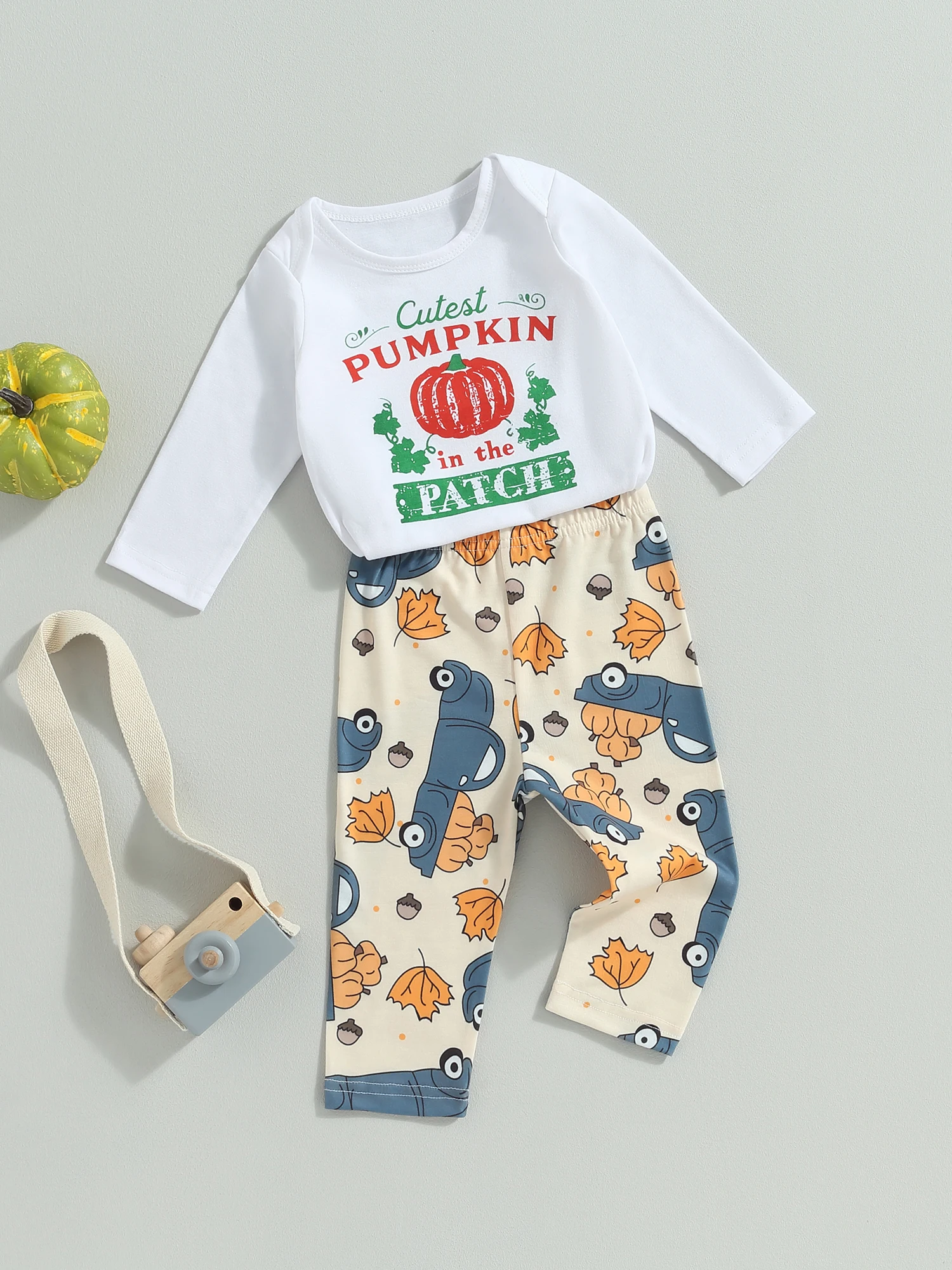 

Cute and Cozy Halloween Pumpkin Print Romper and Pants Set for Your Little One - Perfect for Infants and Toddlers