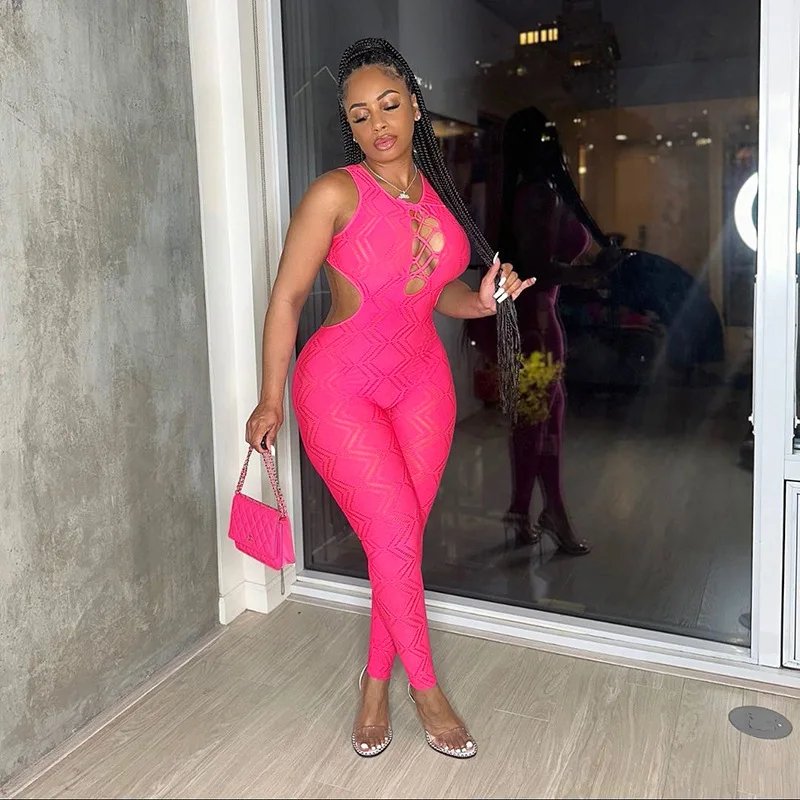 Рисунок 5 - Сексуальные комбинезоны с вырезами 2023