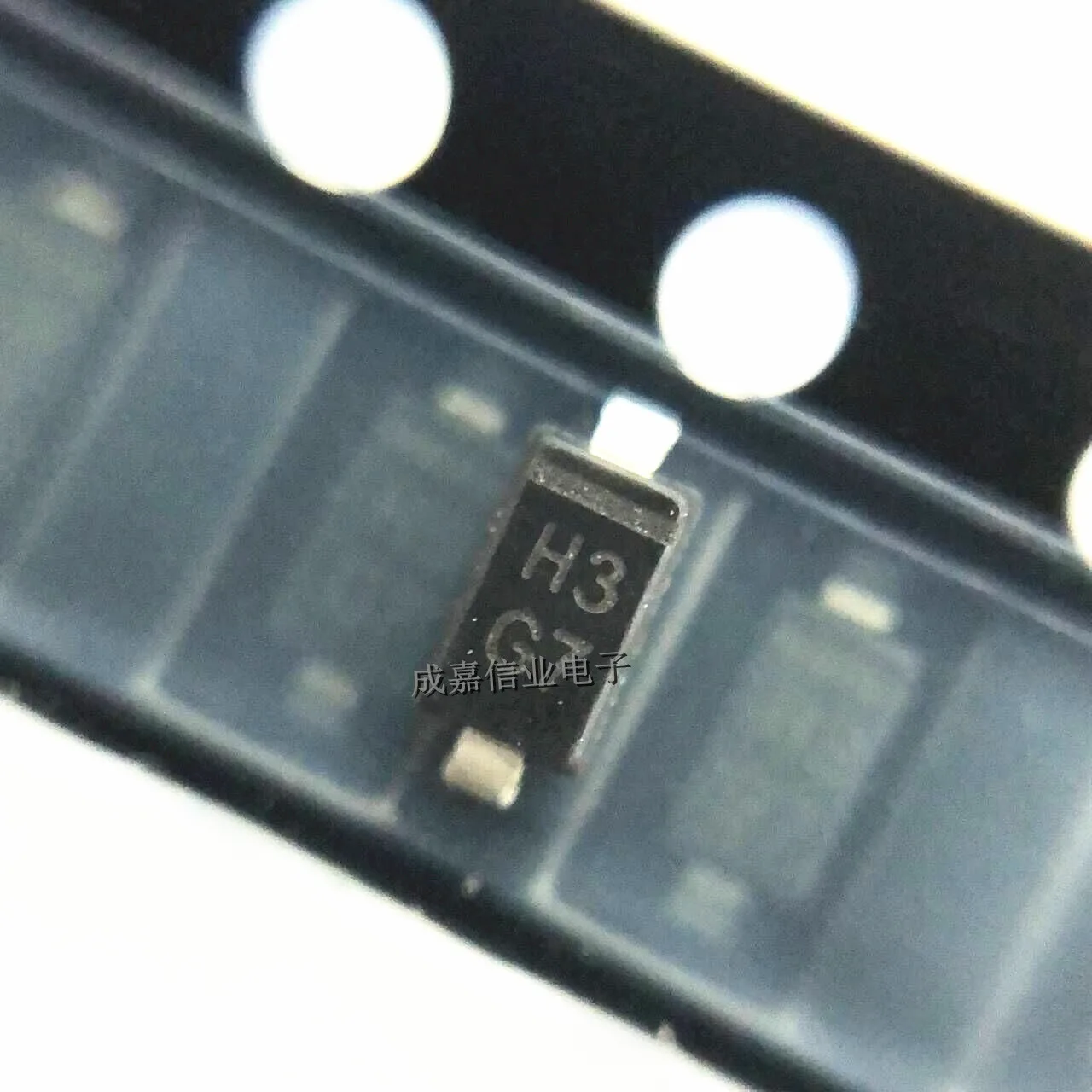 Рисунок 2 - MMSZ5243B-E3-08 SOD-123-2 маркировка;