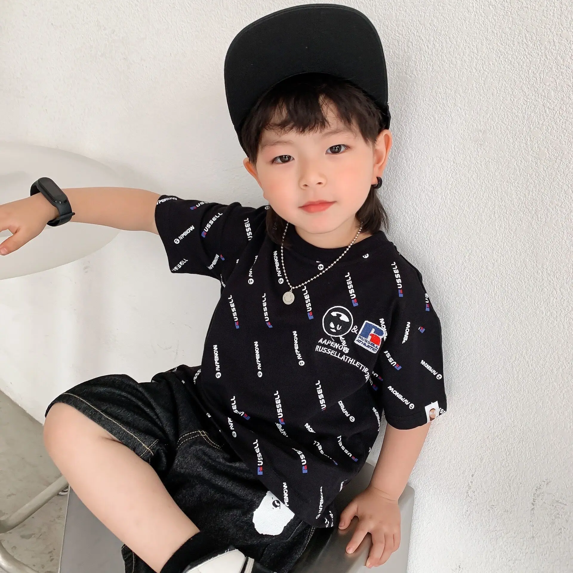 

Футболка с коротким рукавом для мальчиков, весна-осень 2022, Модный черный и белый топ, Модный повседневный топ с буквенным принтом для малышей