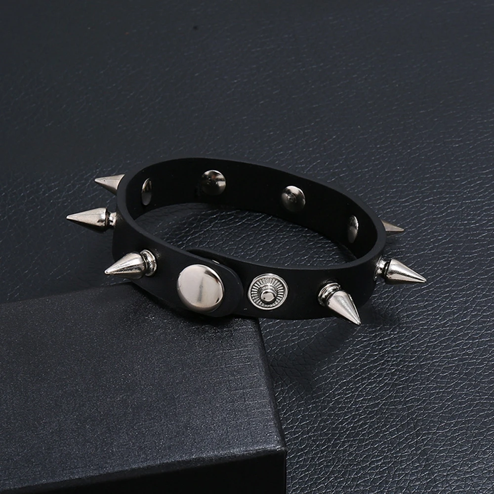 Unique Pointed Bracelet One-row Spike Rivet Punk Gothic Rock Unisex Bracelets Bangles Fashion Jewelry Cuff Wristband
