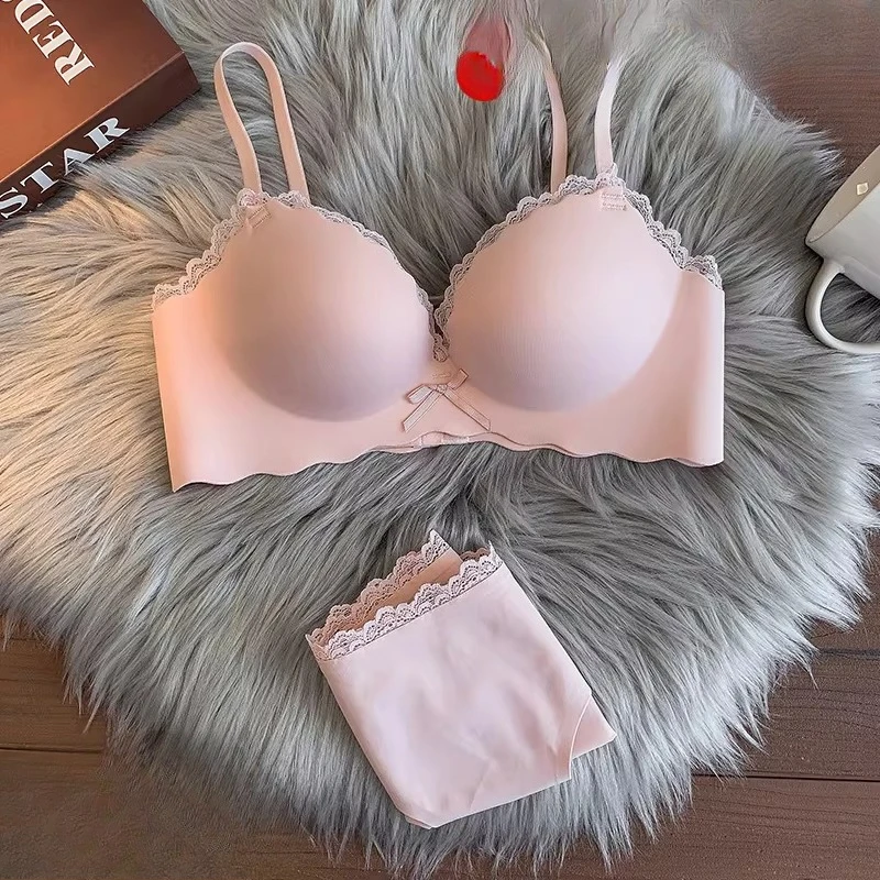 Ensemble soutien-gorge push-up sans couture pour femme, maintien sans armatures, anti-affaissement, lingerie confortable, tailles S-XL, pour jeunes femmes, usage quotidien, doux et agréable à porter.