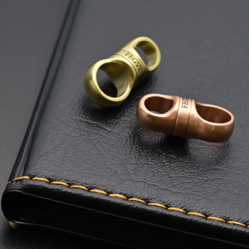 Luxury Copper Capsule Keyring 360°Rotation Key Ring Bracket EDC Car Key Chain Connection Buckle Vintage Keychain Accessories