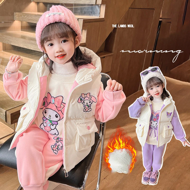 

Детский костюм Sanrios из трех предметов с толстовкой и жилетом с надписью «My Melody»