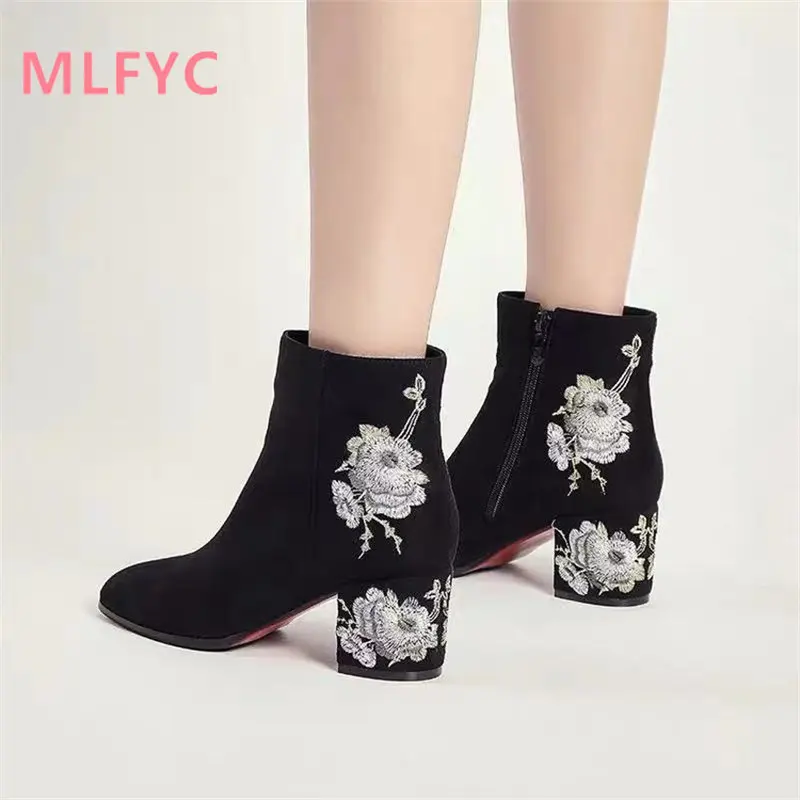 2022 Winter Retro Ethnic Style Embroidered Women's Boots Thick Heel High Heel National Style Embroidered Short Boots