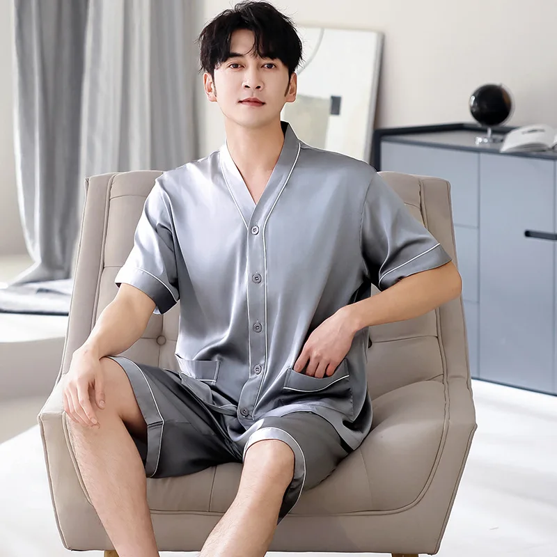 남성용 아이스 실크 잠옷 세트 반팔 반바지 V넥 기모노 가디건 플러스 사이즈 여름 통기성 좋은 루즈핏 잠옷 신상 남성 잠옷