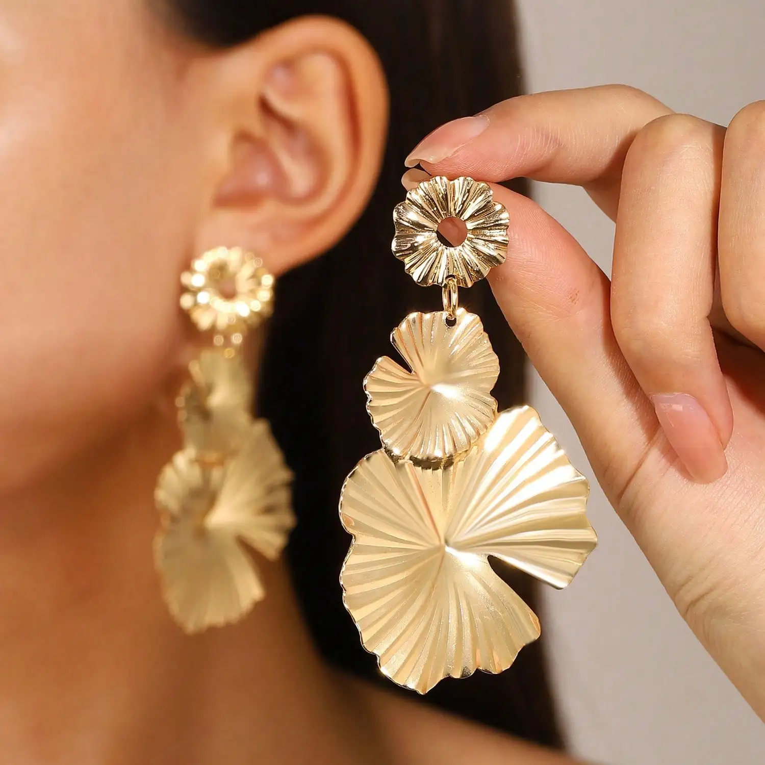 Vintage Large Petal Long Earrings Personality Internet Celebrity Matte Exaggerated Geometric Earrings For Women