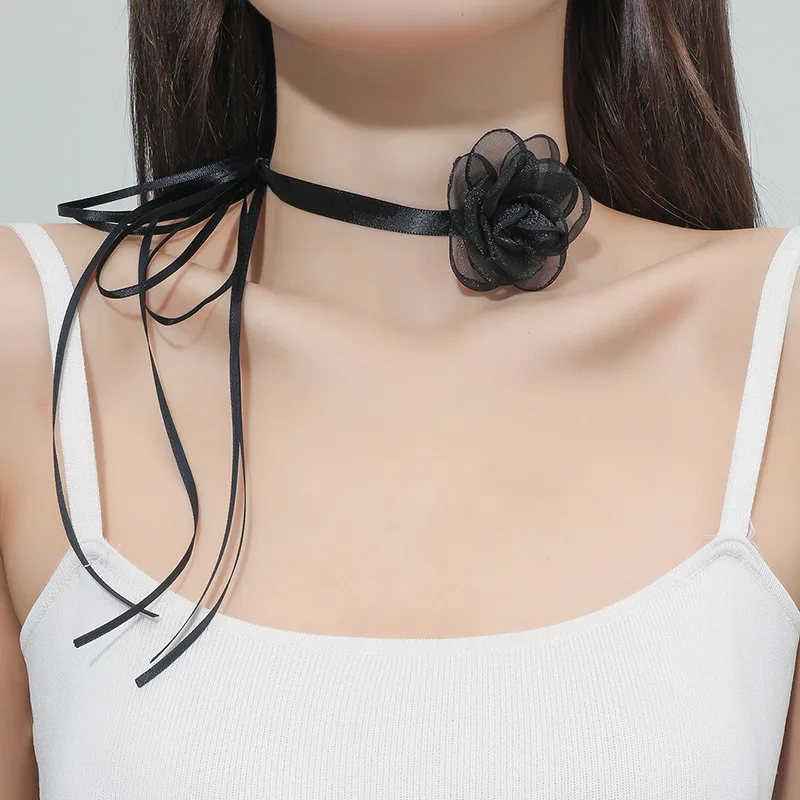 

Camellia choker