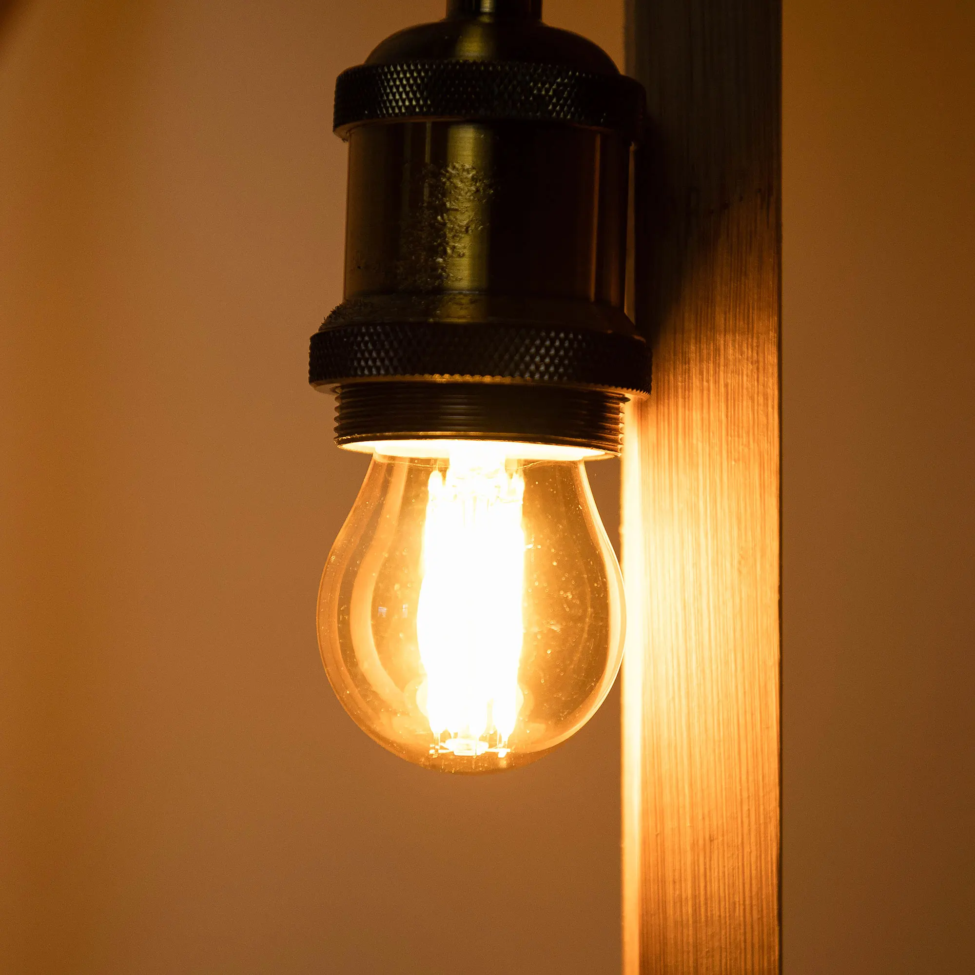 Description Picture 6 of itemVintage G45 Edison Led Light Bulb E27 4W 6W Filament Ball Lamp Warm White 2700K Amber Glass Dimmable Mini Globe Bulb For Pendant