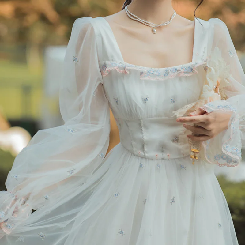 

French Mesh Dress Women Early 2023 Spring Retro Square Collar Gentle Sweet Dresses Waist Slimming Design Sense Niche Fairy Dress