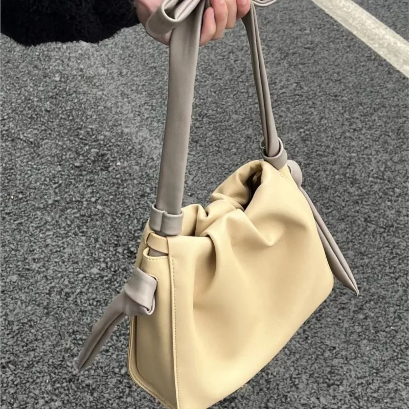 Sweet Cute White Bucket Shoulder Bag Women Leather Pleated Large Capacity Crossbody Bag Ladies Elegant Gentle Cloud Handbag 2025