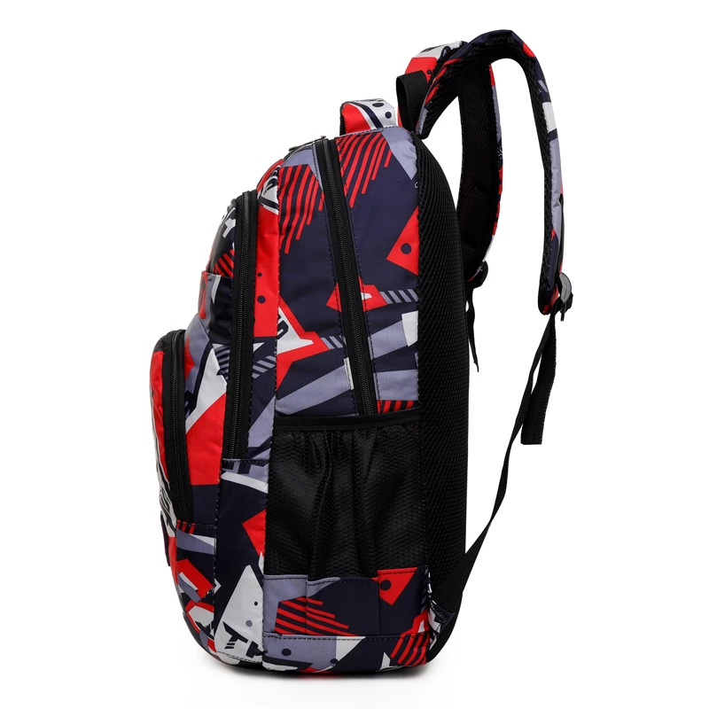 Large-capacity leisure backpack - a versatile schoolbag equipped with adjustable shoulder straps, zipper closure, and polyester