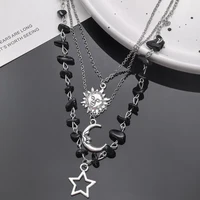 Ensemble de 3 colliers avec pendentif étoile, soleil et lune en agate noire Y2K, adaptés aux fêtes et à un usage quotidien 5