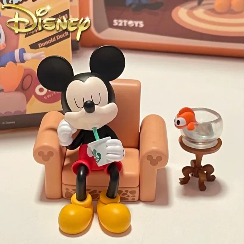 Disney Mickey And Friends Friends Gathering Time Series Blind Box Toy Kawaii Gift Figure Figurine Da Collezione Model Mystery Box
