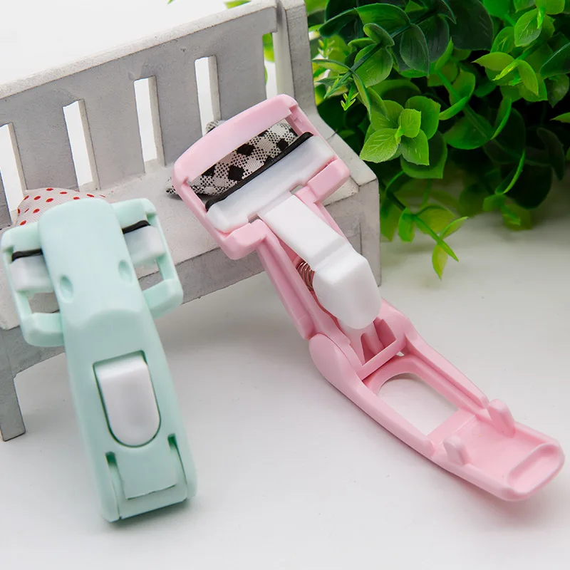 PlasticPressEyelashCurlerWomensCurlingEyelashCurlerWithoutClampingEyelidsPortable