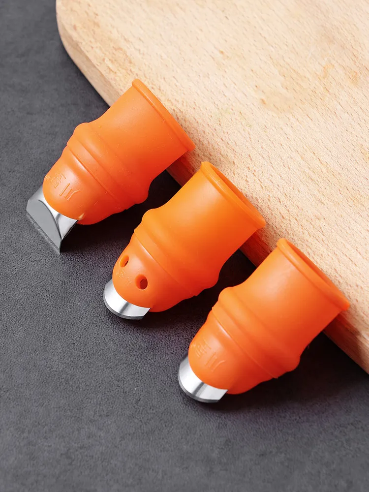 Kitchen peeling vegetables pinching vegetables beans thumb knife vegetable selection tool picking pepper fingertips