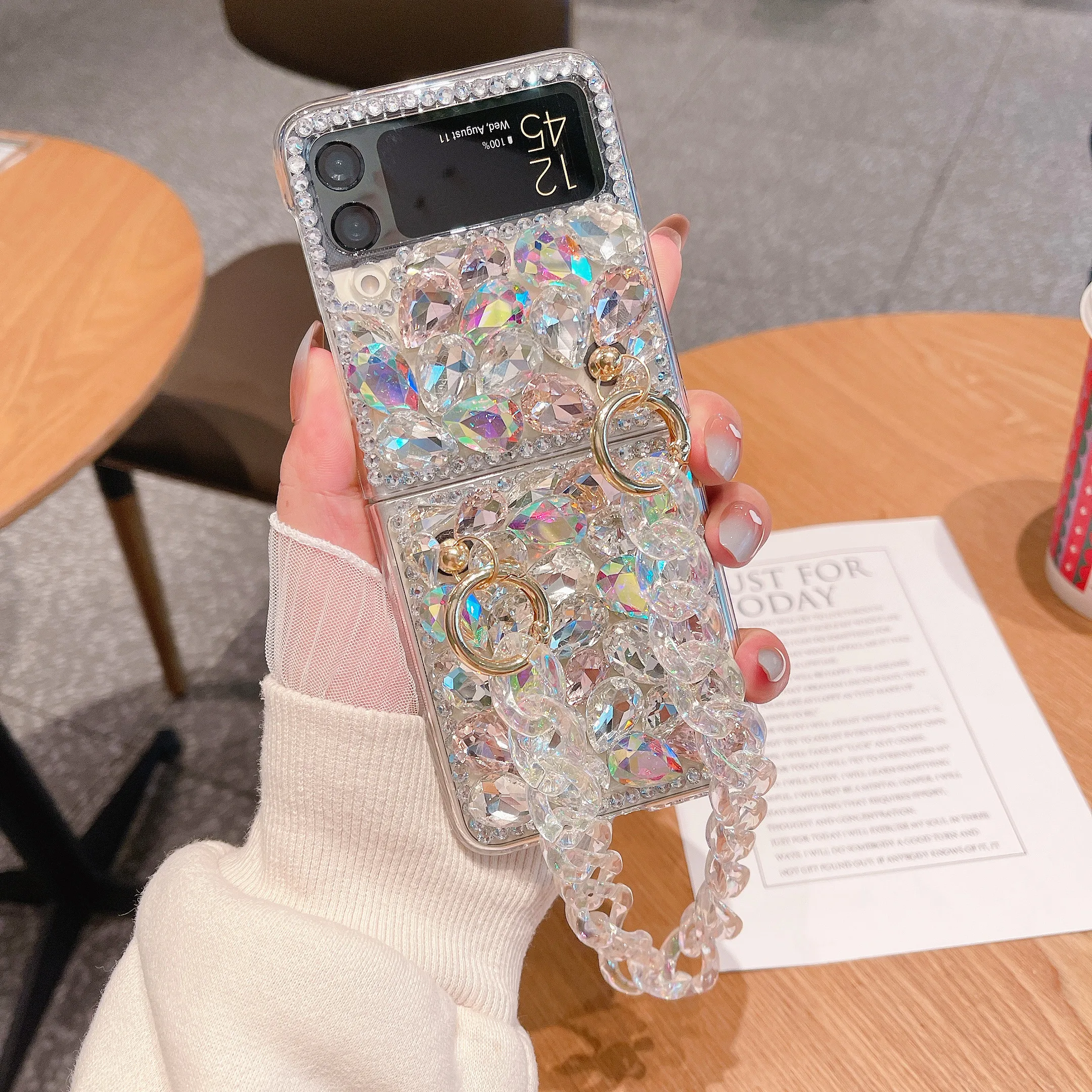 

Модный чехол для телефона с браслетом и цепями со стразами для Samsung Galaxy Z Flip 3 Diamond Z Flip 4