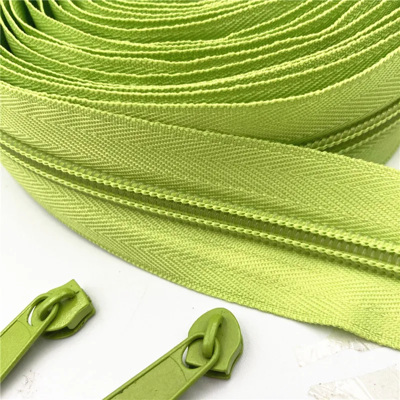 Multi-Length Nylon Zippers in 20 Vibrant Colors with Sliders for DIY Sewing and Clothing Accessories