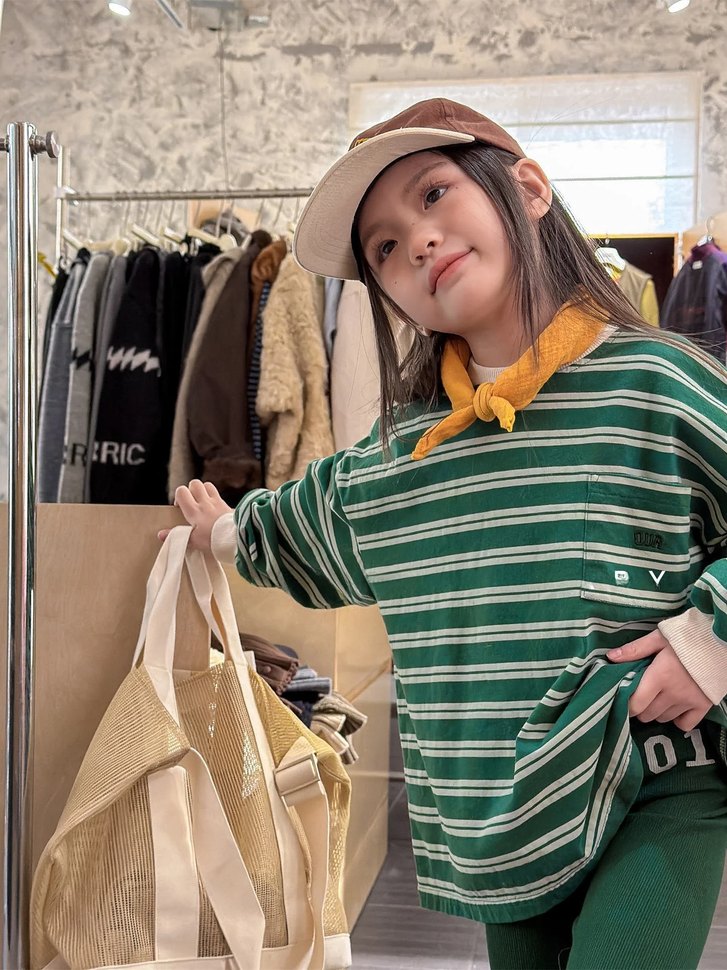 봄 가을 새로운 스타일 아동 의류 INS 스트라이프 느슨한 캐주얼 긴 소매 티셔츠 후드 소년 소녀 패션 한국 스타일 코튼