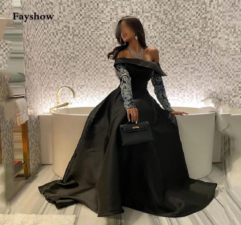 

Off-Shoulder Satin Strapless Vintage Prom Gowns Formal Occasion Dresses Party Dresses A-Line Black Lace Sleeves Evening Dress