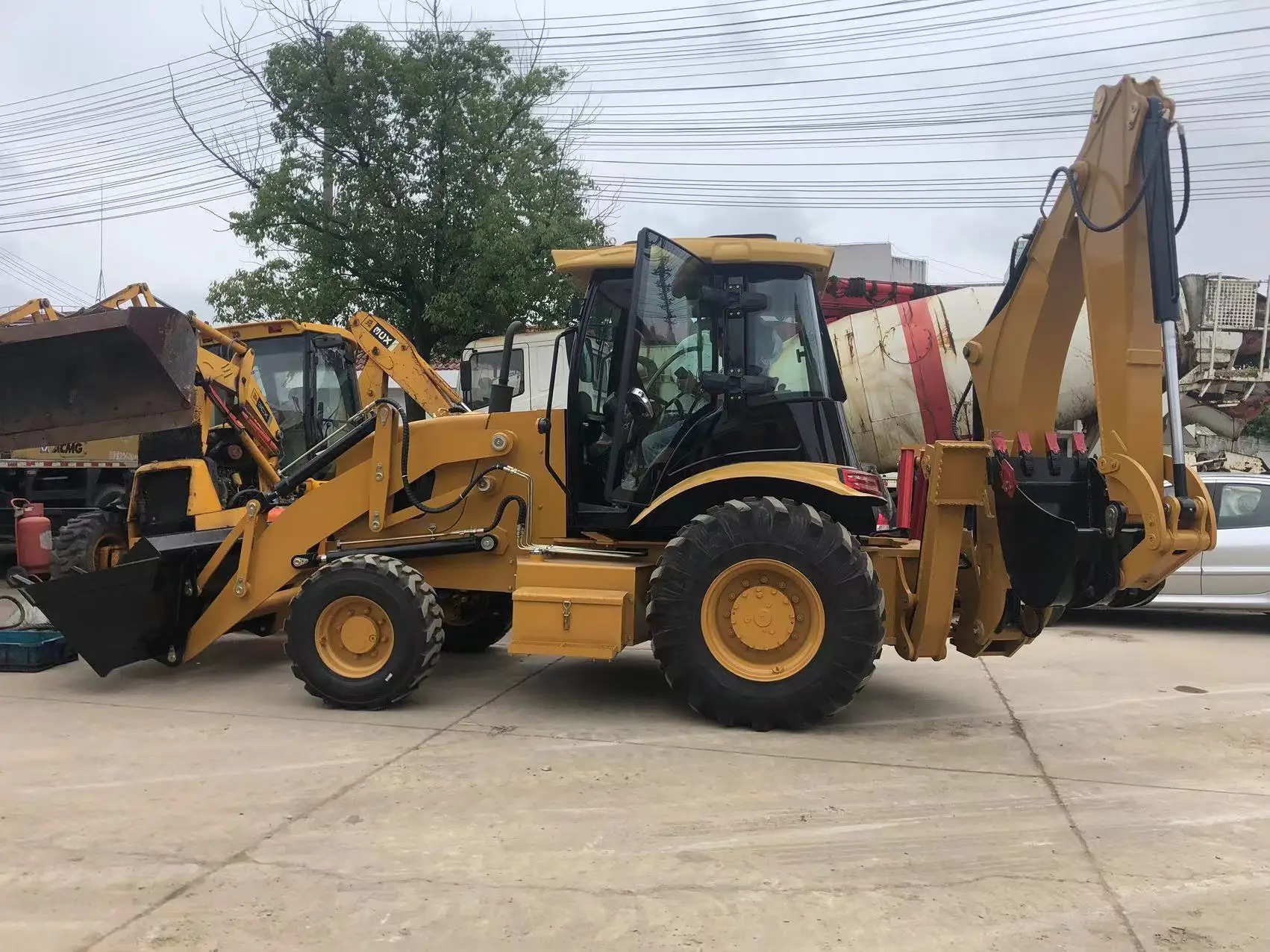 Рисунок 4 - Экскаватор-погрузчик CAT 420F