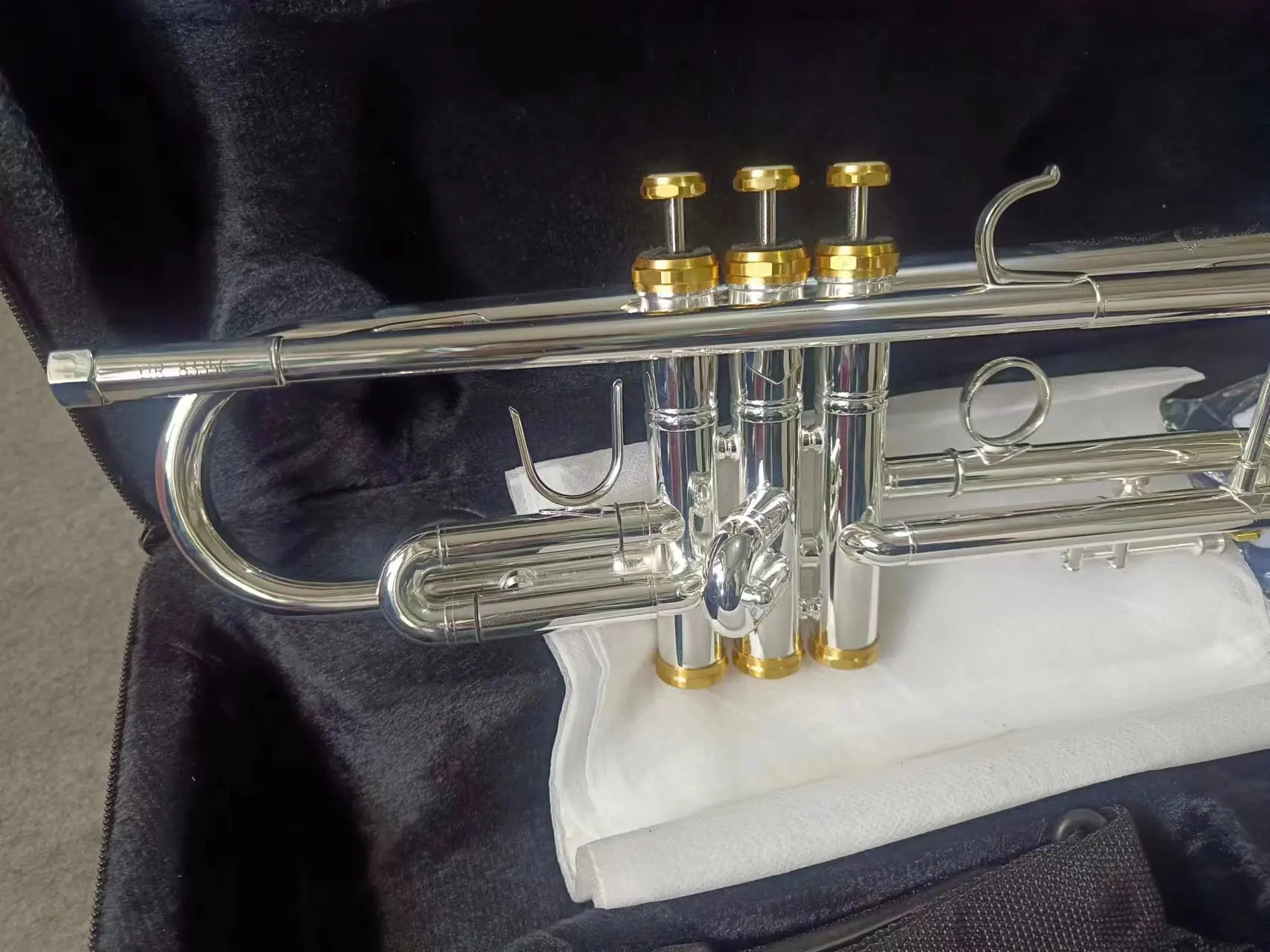 Japan 8335G Bb Trumpet B Flat Brass Silver Plated Professional Trumpet Musical Instruments with Leather Case