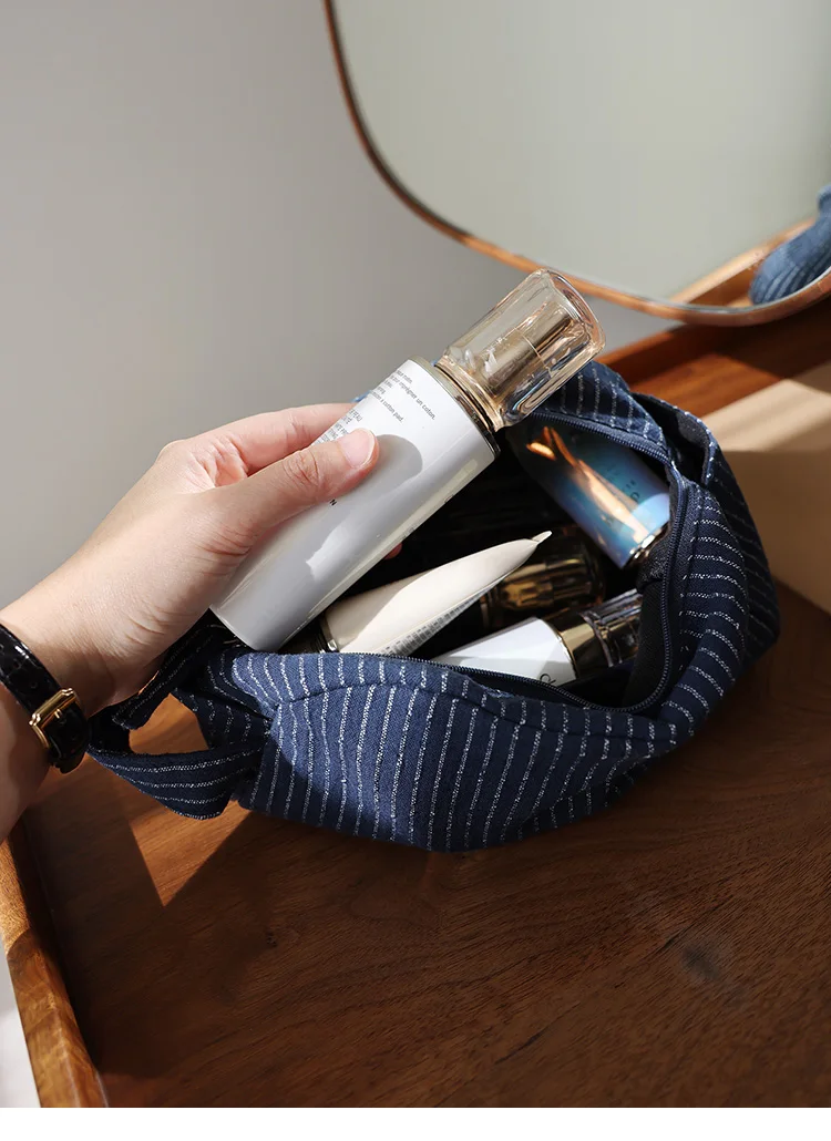 Klassisch gestreifte tragbare Kosmetiktasche mit großem Fassungsvermögen, Baumwoll-Leinen-Stoff, dunkler Reißverschluss, tragbare Aufbewahrungstasche für Hautpflege und Reisen – Detail 6