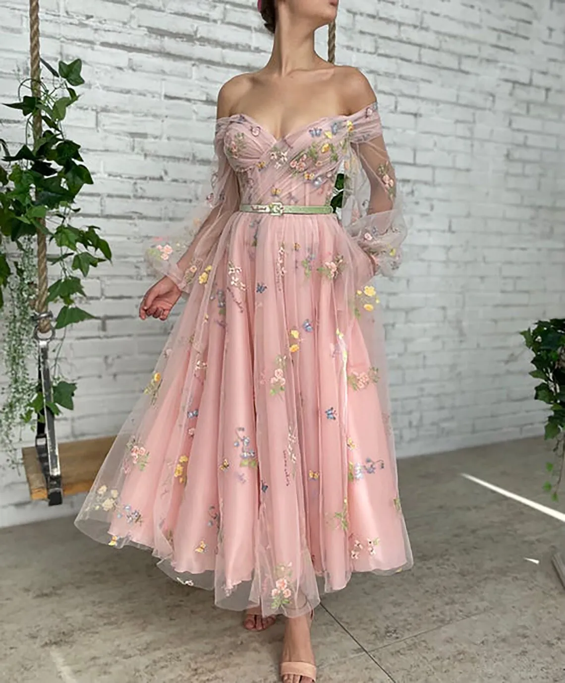 

Pink Lace Prom Dresses Off Shoulder Full Sleeves Sweetheart Embroidery Ankle Length Sweetheart A Line Graduation Evening Gowns