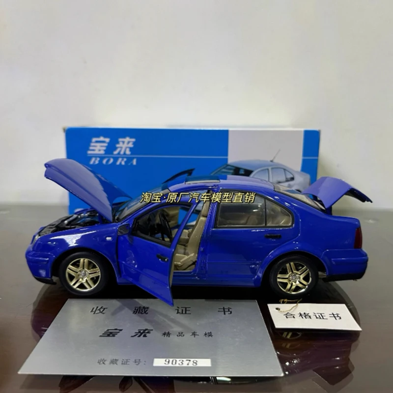 1/18 フォルクスワーゲン ボーラ 1/18 フォルクスワーゲン ボーラ Blue 1:18 Scale Diecast VW