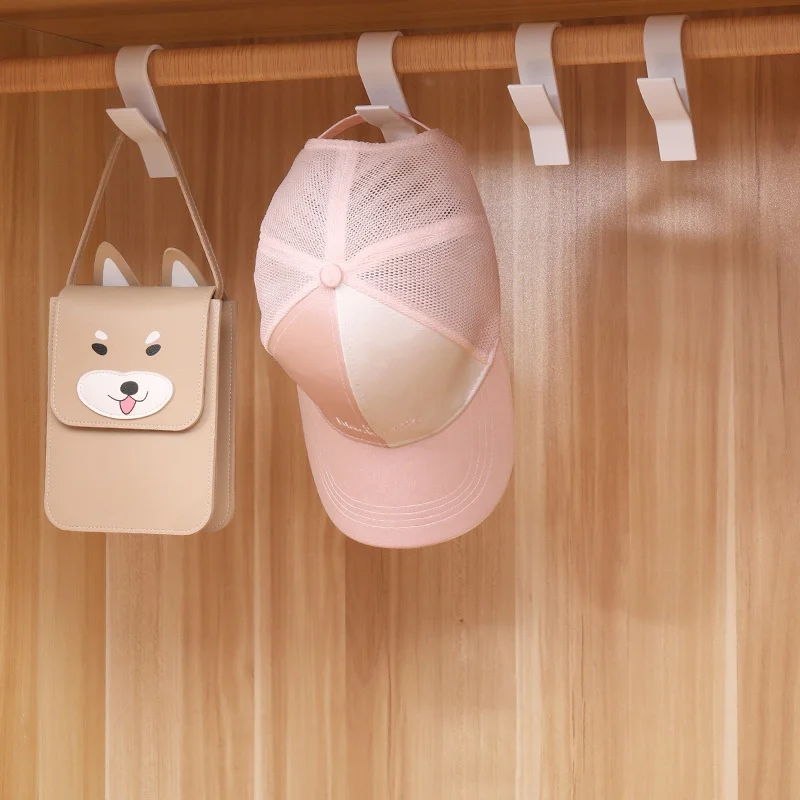 Description Picture 4 of item2-4Pcs Multi-Purpose Heating Hook Coat Hook Towel Rack Radiator Bracket Bathroom Hook Clothes Hanger Soft Scarf Rack Towel Rack